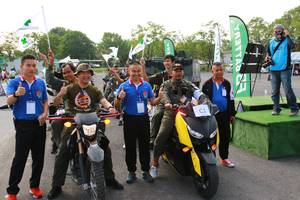 BIB: 
                            <button type="button" onclick="openModal(3564144)" class="btn btn-primary btn-sm float-right btn-popup" data-toggle="modal" data-target=".modal-high-quality">
                        <i class="fas fa-shopping-cart"></i> Add to Cart
                    </button>
                                            <button type="button" onclick="isThisMe(3564144, true)" class="btn btn-success btn-sm float-right btn-popup btn-isme hidden" data-toggle="tooltip" data-placement="bottom" title="นี่คือรูปของคุณใช่ไหม คลิกที่นี่เพื่อเอาเข้าอัลบั้ม">
                        <i class="fas fa-plus"></i> Add to album
                    </button>
                    <button type="button" onclick="isThisMe(3564144, false)" class="btn btn-warning btn-sm float-right btn-popup btn-isnotme hidden">
                        <i class="fas fa-ban"></i> Remove from album
                    </button>